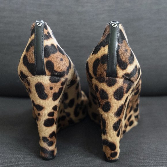 Gucci Pony Hair Leopard Print Closed Toe Wedges - Picture 4 of 7